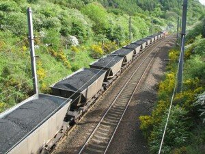 Penmanshiel_Tunnel_(coal_train_on_new_alignment).